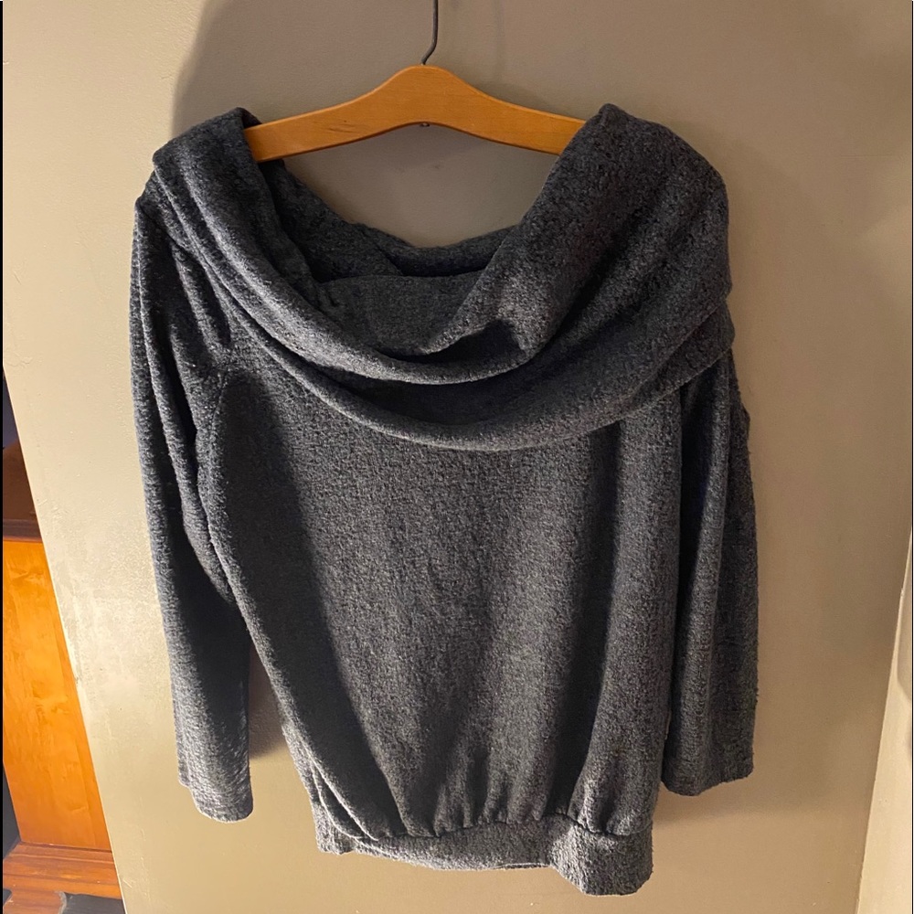 Women’s cowl neck long sleeve pullover sweater